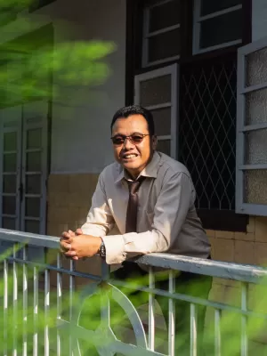 Nama Guru 2