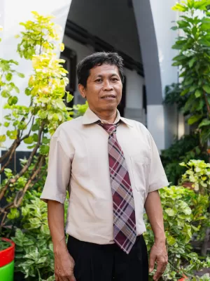 Nama Guru 3