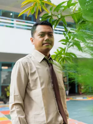 Nama Guru 3