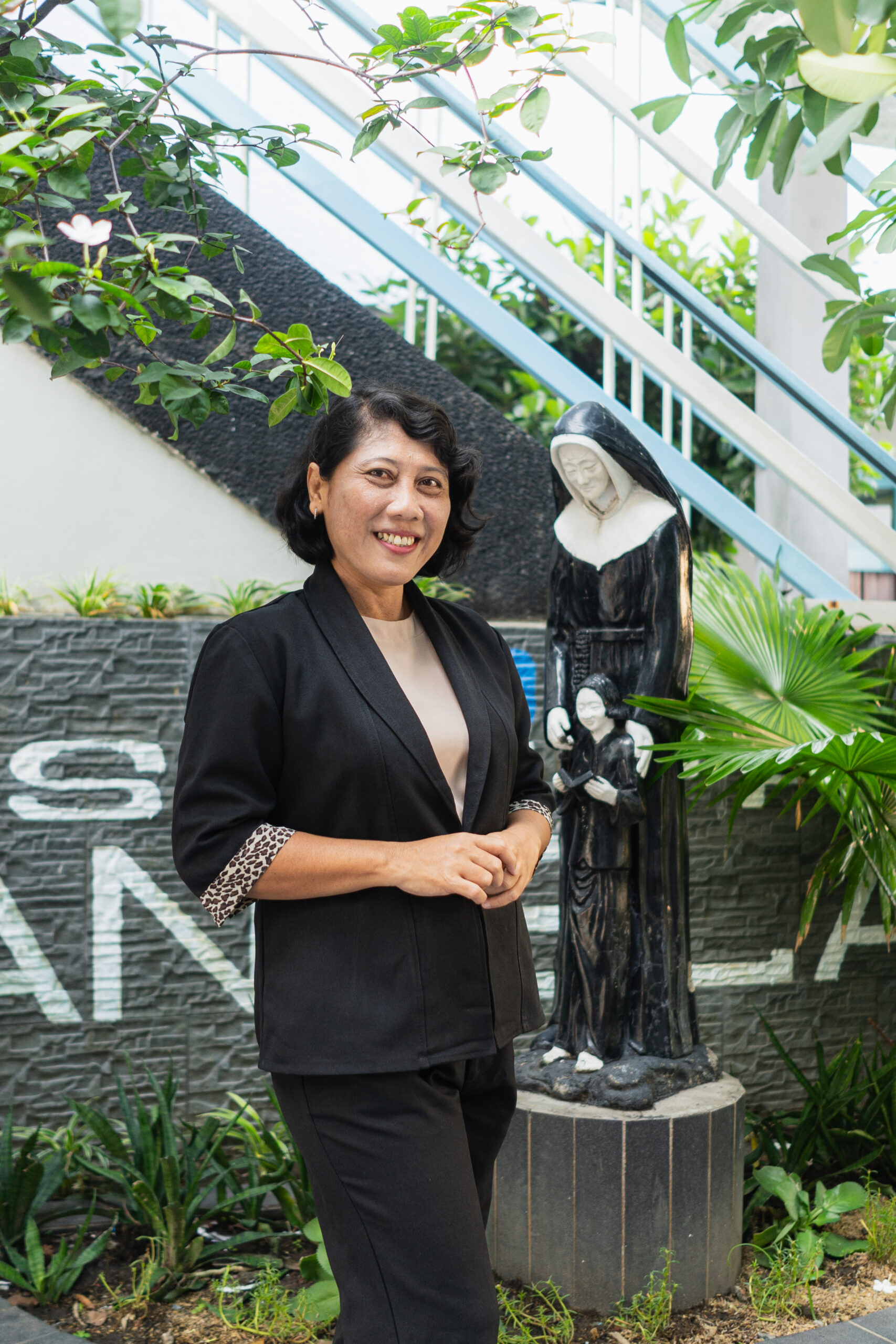 DEWI INDRIASARI IRAWATI, S.Pd