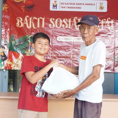 Cahaya Natal di Tangan Kecil: SDK Santa Angela dan TKK Taman Rini Berbagi Kasih dalam Bakti Sosial 2025